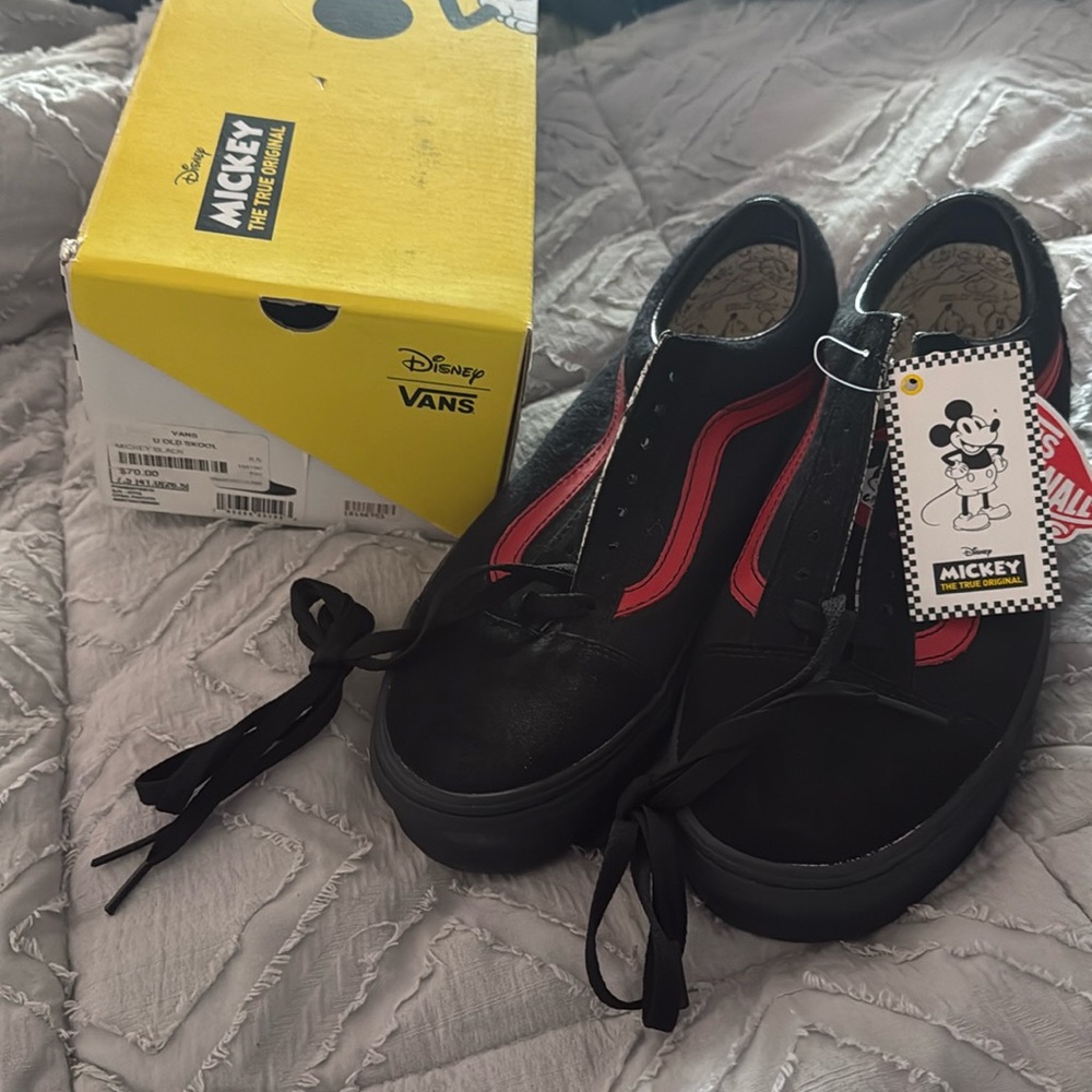 NWT Vans Mickey Mouse Disney collab 8.5